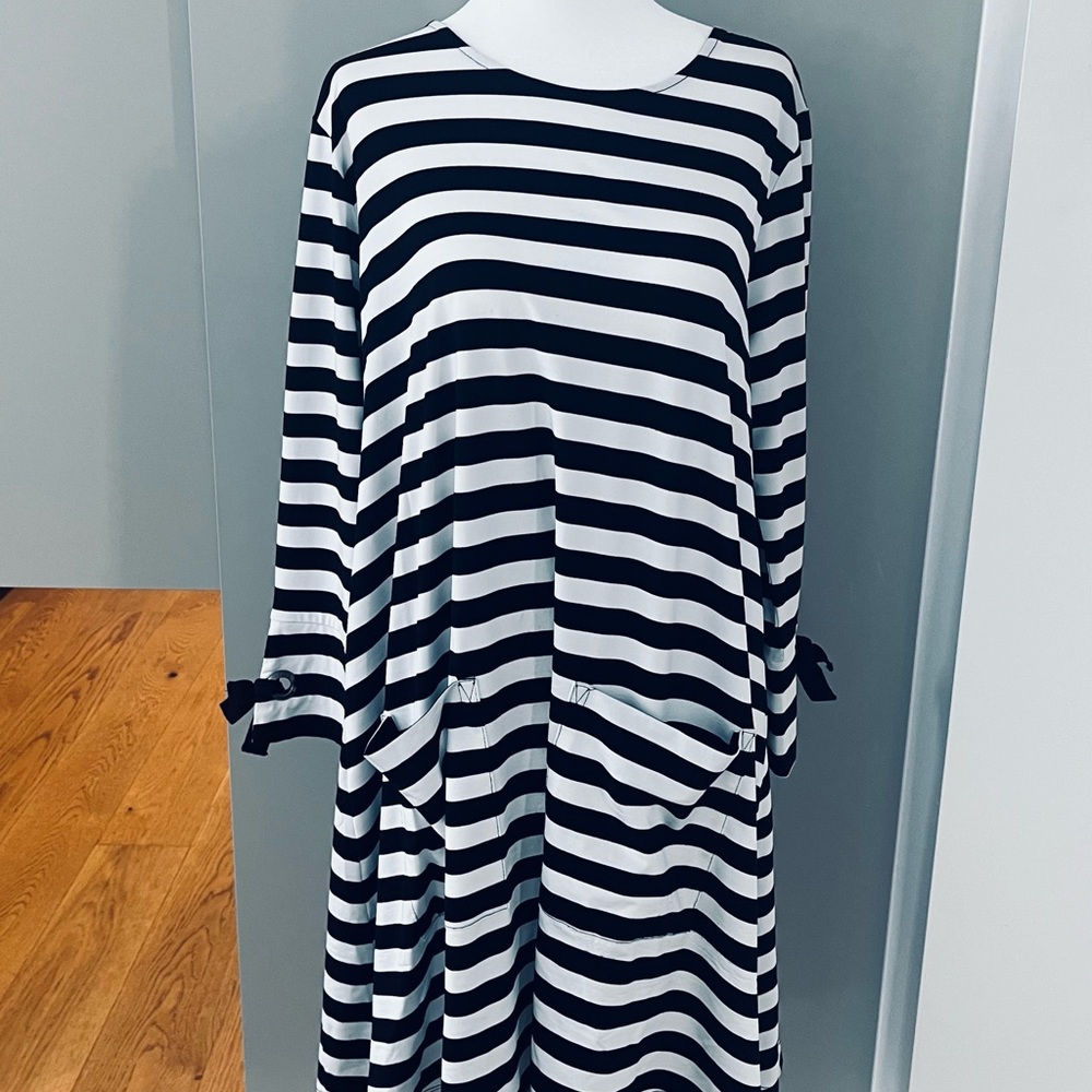 Black and White UCHUU Striped Dress